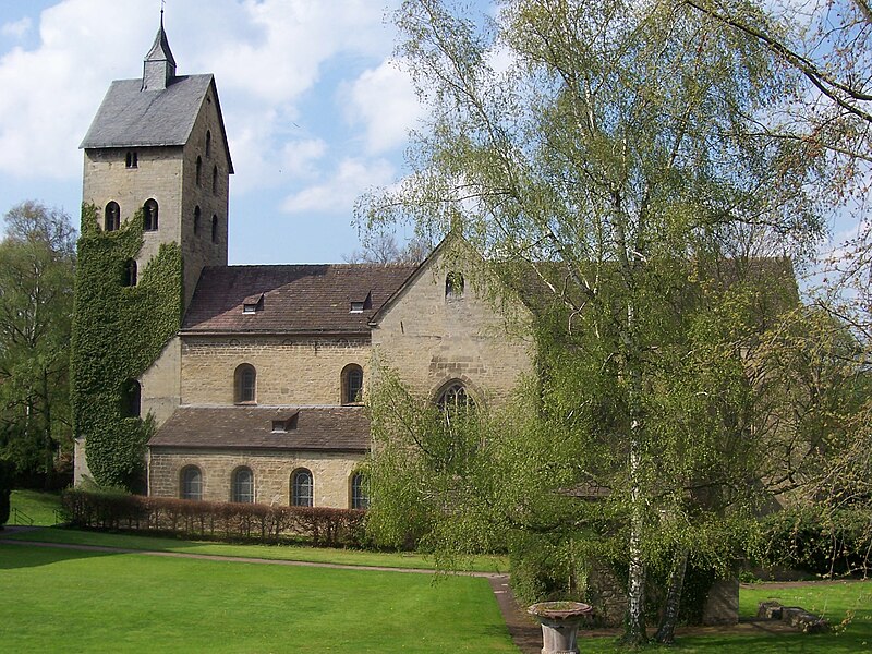 File:Gehrden Kath.Kirche St.Peter+Paul.jpg