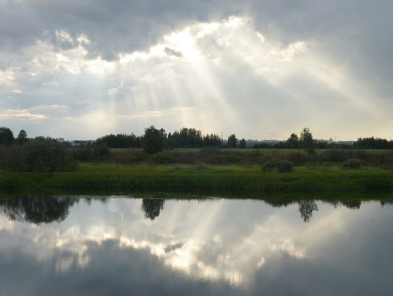 File:Godrays - panoramio.jpg