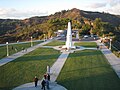 Griffith Observatory 2006 (entrance lawn).jpg