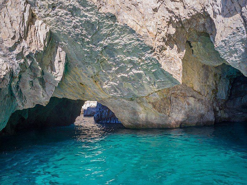 File:Grotta Verde a Capri.jpg