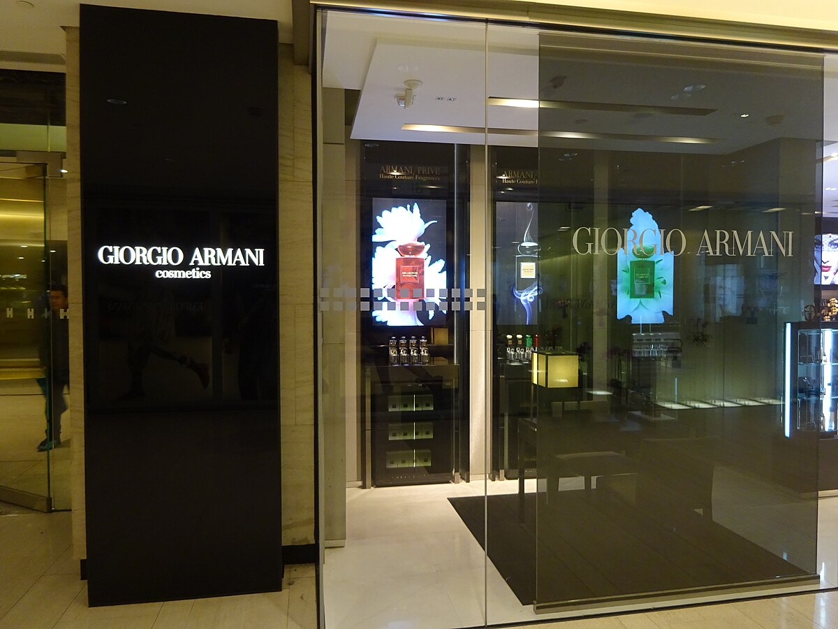 giorgio armani house