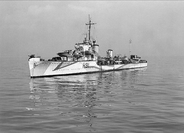 Bulldog moored to a buoy on the East Coast, 17 April 1945