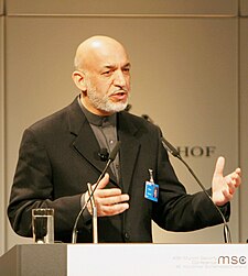 Hamid Karzai: Bakgrund, Förhållandet till talibanerna, Politisk karriär