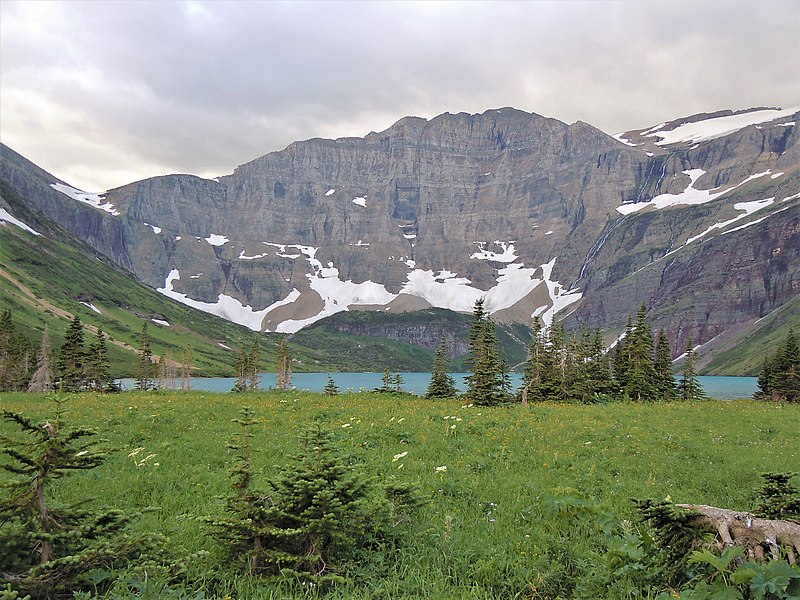 File:Helen Lake - panoramio.jpg