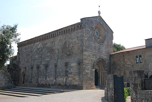 Igreja de São Pedro de Roriz (monumento nacional)