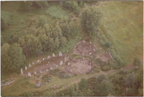 Istrehågan contains rock carvings dated to 1500-500 BCE.