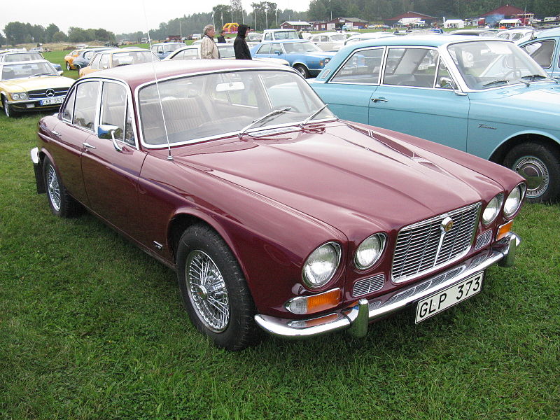 File:Jaguar XJ6 4.2 Series 1 (7964656484).jpg