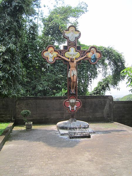 File:Jesus Christ at cross - Maria Kerep Cave.jpg