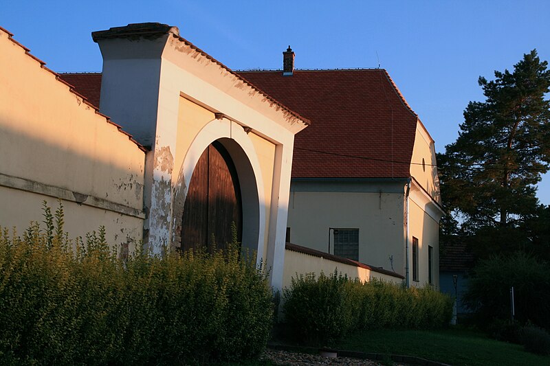 File:Jiříkovice, Na Návsi, panský dvůr (0143c).jpg