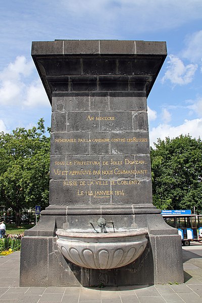 File:Koblenz im Buga-Jahr 2011 - Kastorbrunnen 01.jpg