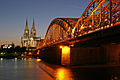 Hohenzollern Köprüsü (Yeni SR: Dosya:Hohenzollernbrücke Köln.jpg)