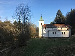 Brieštie'nin bir parçası olan Hadviga yerleşimindeki Roma-Katolik kilisesi