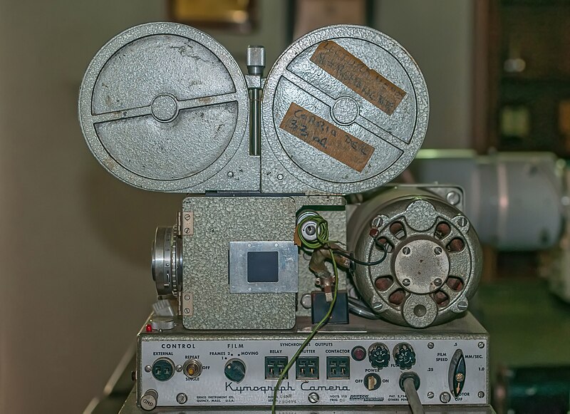 File:Kymograph Camera used by Doc. Francisco Risquez.jpg