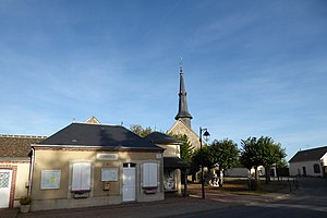 La Chapelle-Forainvilliers mairie église Eure-et-Loir France.jpg