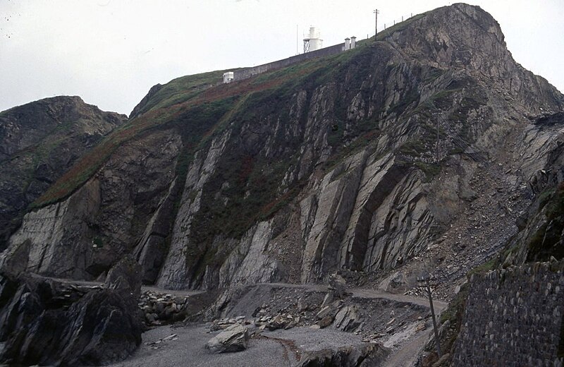 File:Landing beach road - Lundy Island - geograph.org.uk - 5961285.jpg