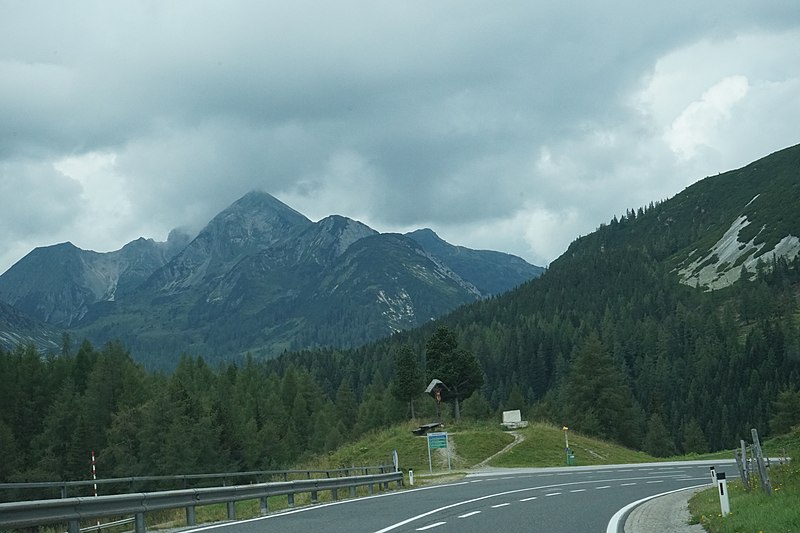 File:Landschaft in Österreich 24082018 057.jpg