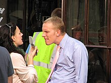 British actor Laurence Fox during the filming of the UK TV series Lewis on Market Street during September 2006 LaurenceFox-Oxford-20060918.jpg