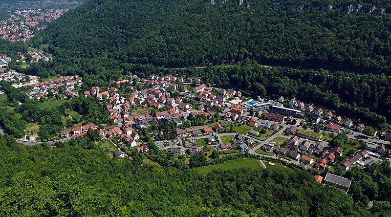 File:Lichtenstein - Honau 2012 (aka).jpg