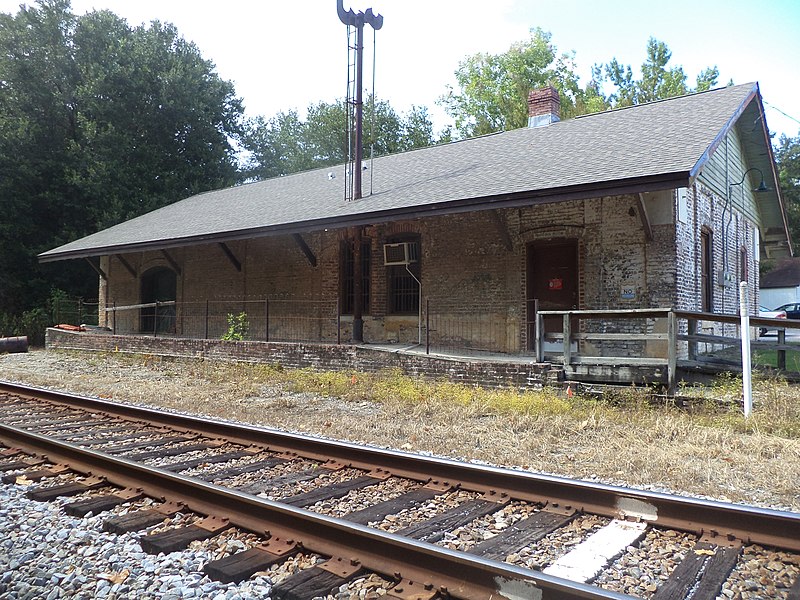 File:Lloyd Railroad Depot (SE corner).JPG