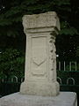 London Stone pri Stainesu, zgrajen leta 1285, je označeval carinsko mejo Temze in jurisdikcijo City of London