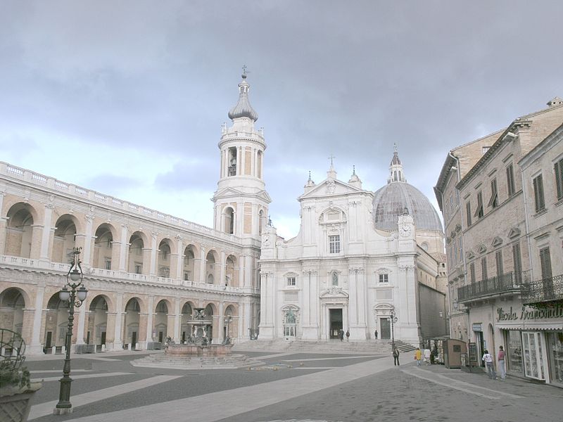 File:Loreto Basilika.jpg