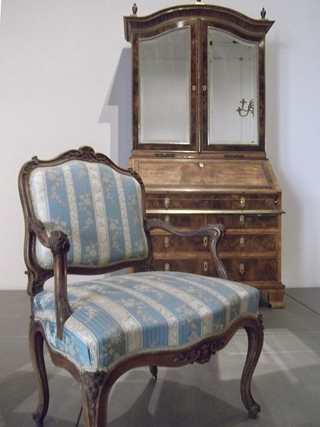 File:MAKK Nicolas Heurtaut Fauteuil.jpg