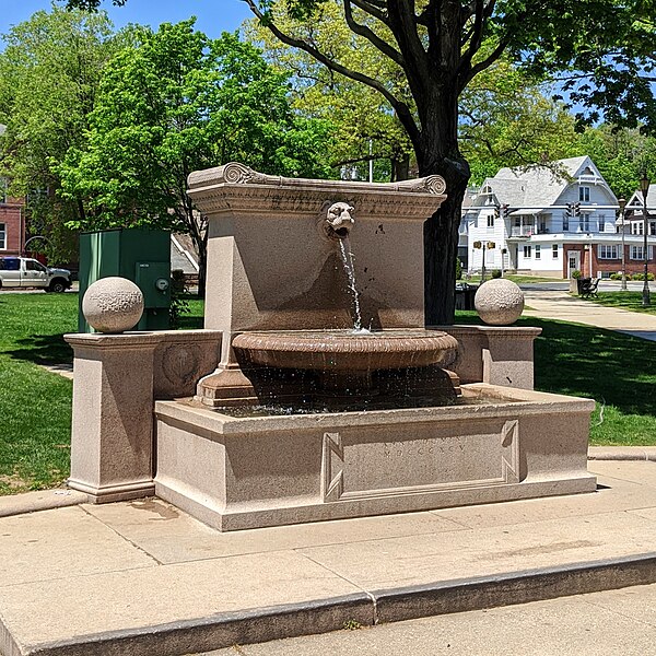 File:MMDA-Photos - 2020-05-21 - Fountain at Naugatuck, Connecticut, USA.jpg