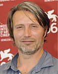 Allan Fischer spilles af Mads Mikkelsen