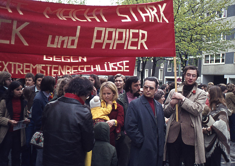 Datei:Mai-Demonstration Gewerkschaft Druck und Papier Köln.jpg