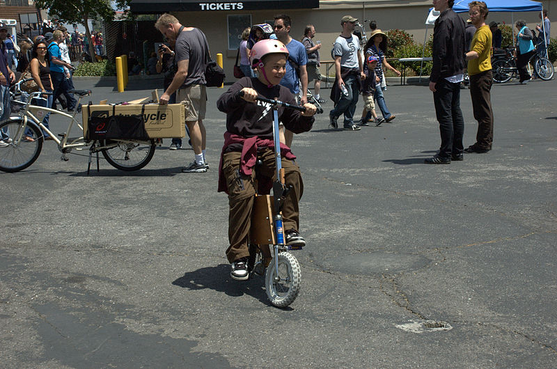 File:Maker Faire 2009 Batch - 117.jpg