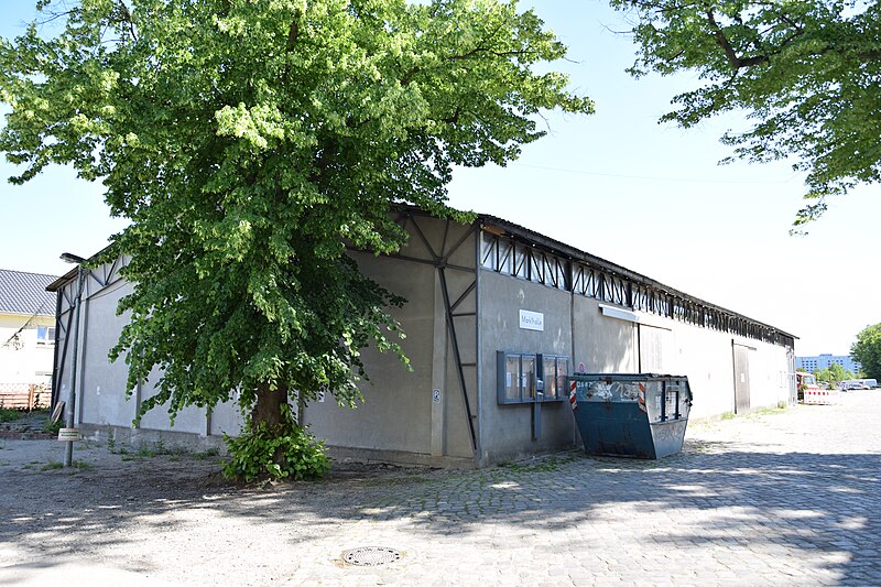 File:Markthalle Zur Alten Börse 70 in Friedrichsfelde (Berlin).jpg