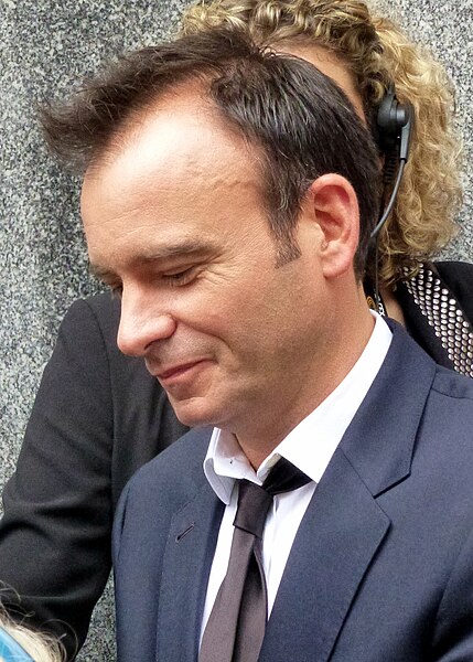 File:Matthew Warchus in 2014 (Reversed).jpg