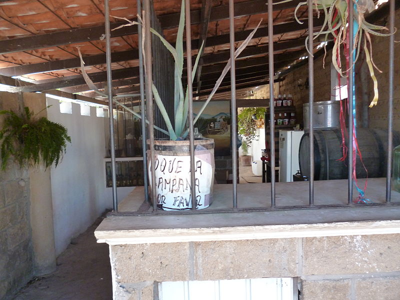 File:Mezcalería 12.JPG