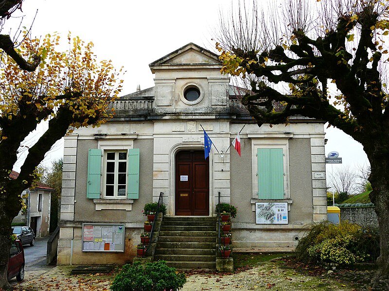 File:Montagrier mairie (1).JPG