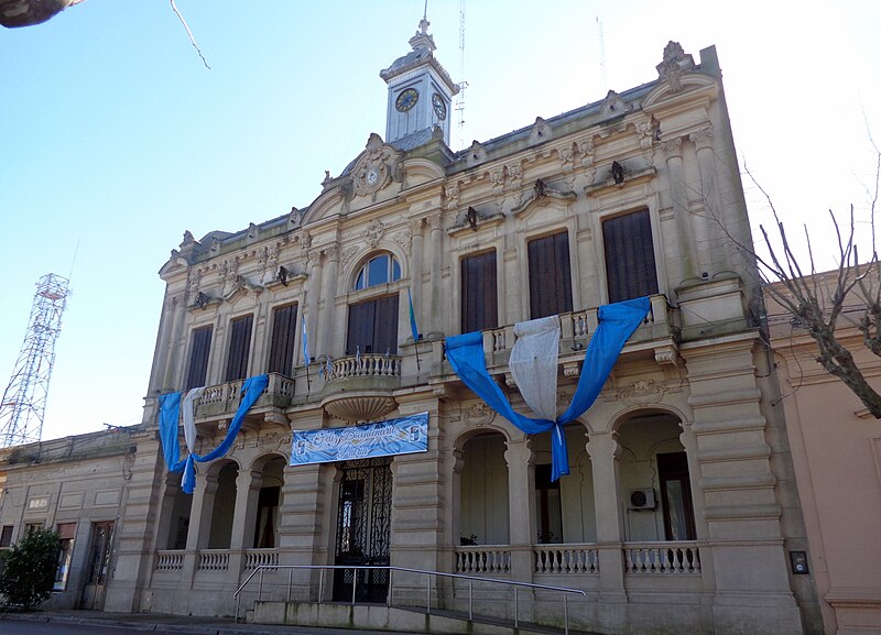 File:Municipalidad de San Andrés de Giles.jpg