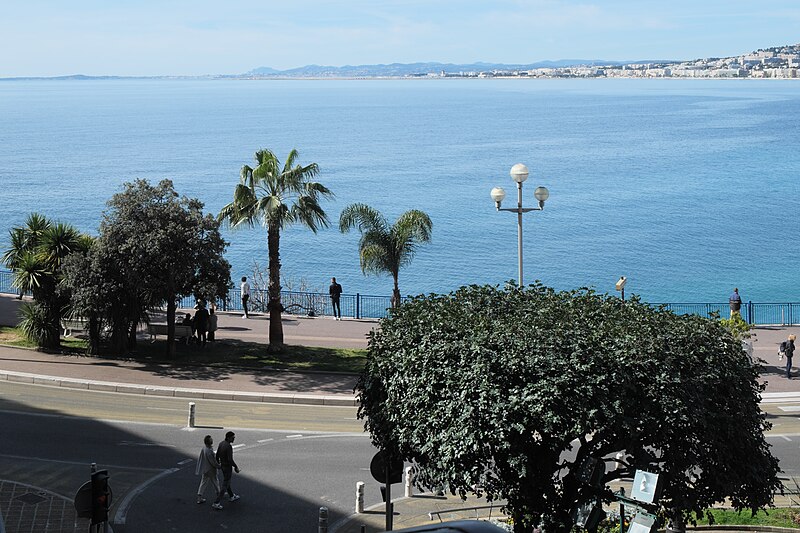 File:Nice (06) Baie des Anges 776.jpg