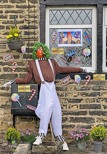 File:Northowram Scarecrow Festival 2022 08.jpg