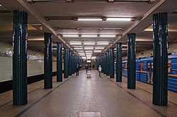 Nyvky metro station Kiev 2010 021.jpg