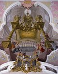 Миниатюра для Файл:Oberammergau St. Peter und Paul Emporenfresko.jpg