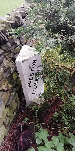 File:Old Boundary Marker near Storth End (geograph 6686030).jpg