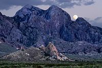 Национальный памятник Горы Орган - Пики пустыни (17717943249) .jpg