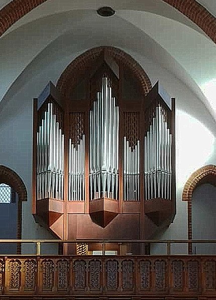 Datei:Oschersleben (Bode), St. Marien Unbefleckte Empfängnis, Jehmlich-Orgelansicht.jpg