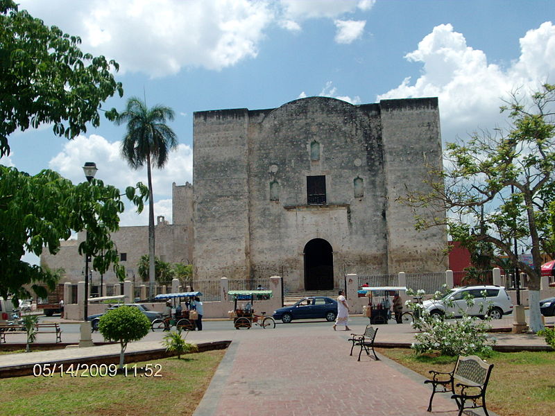 File:Parroquia de los Santos Reyes.JPG