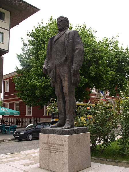 File:Pavel Bobekov Memorial.JPG