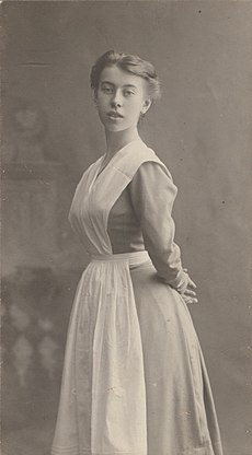 Photograph of Bronislava Nijinska, graduation picture, 1908 (cropped).jpg