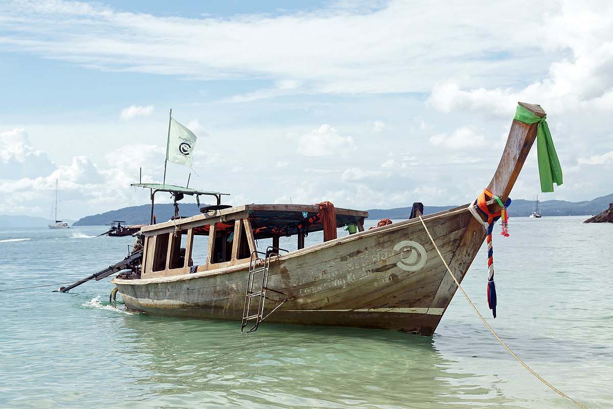 Long-tail boat - Wikipedia