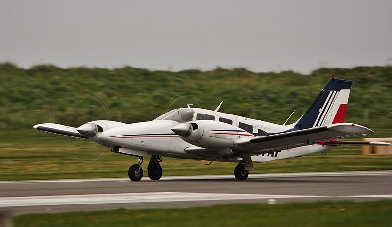 File:Piper PA-34 F-GPAF IMG 6394 (14712318685).jpg