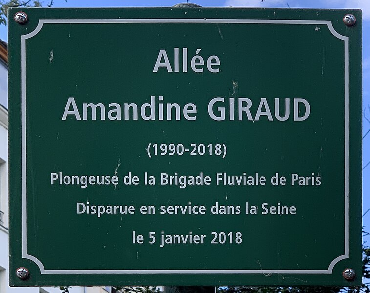 File:Plaque Allée Amandine Giraud - Paris V (FR75) - 2021-07-28 - 1.jpg