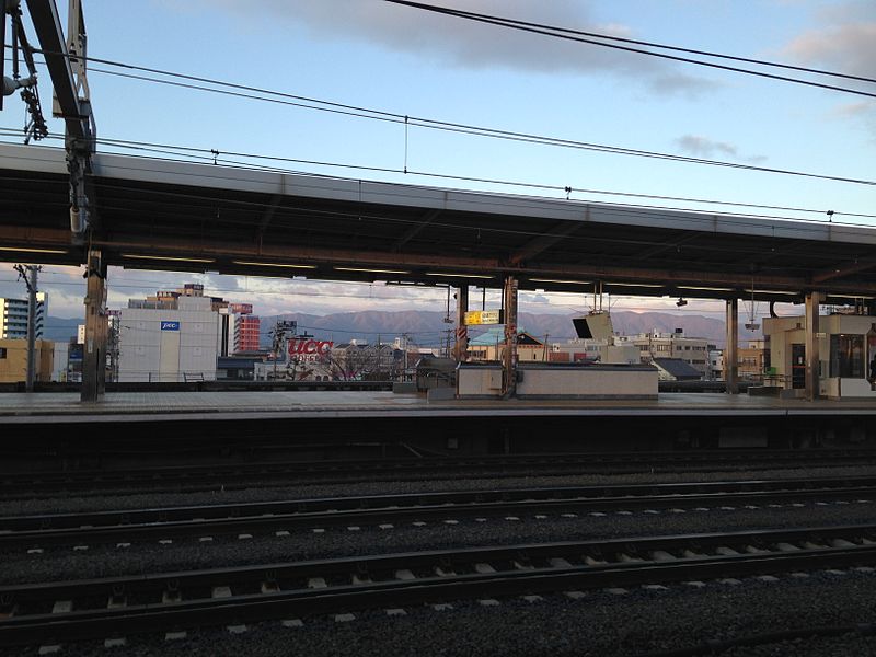 File:Platform of Gifu-Hashima Station 20140204.JPG