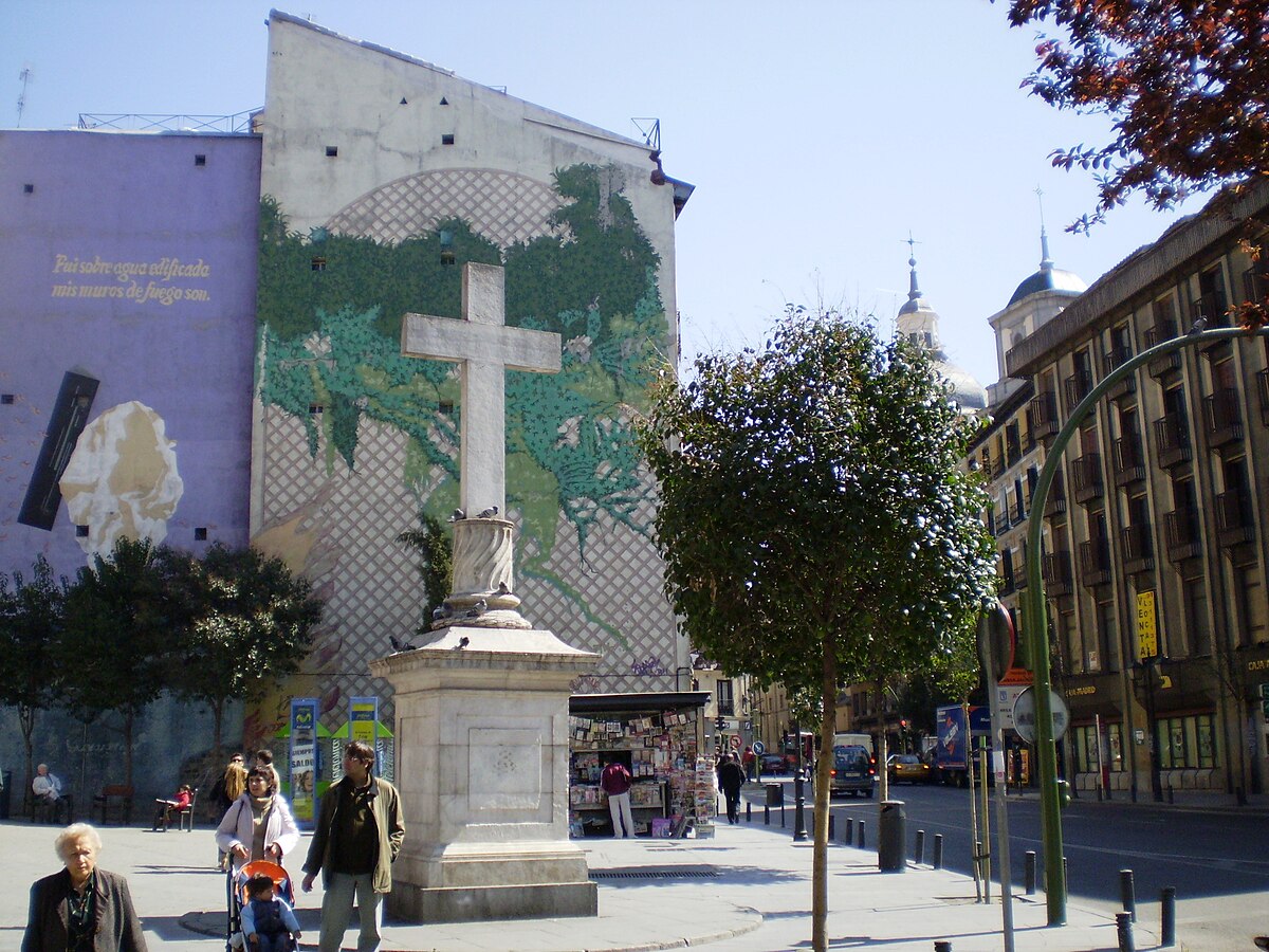 principal neumático sociedad File:Plaza de Puerta Cerrada en Madrid.jpg - Wikimedia Commons